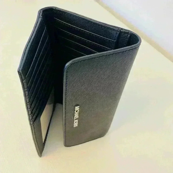 Michael Kors large trifold leather wallet black new - Picture 5 of 7